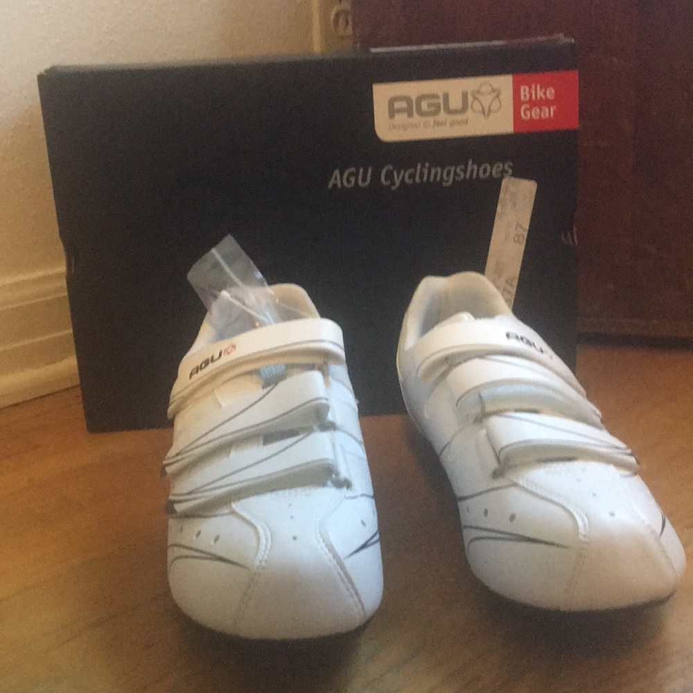 AGU biking shoes